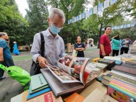 北京地坛书市吸引48.7万读者 重振文化地标