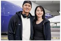 168娱乐网：大谷翔平，日本棒球巨星，与妻子公开合影，破除粉丝猜测！