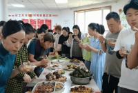 168娱乐网：香甜的美食 浓浓的情——祥瑞社区组织社区厨艺大赛