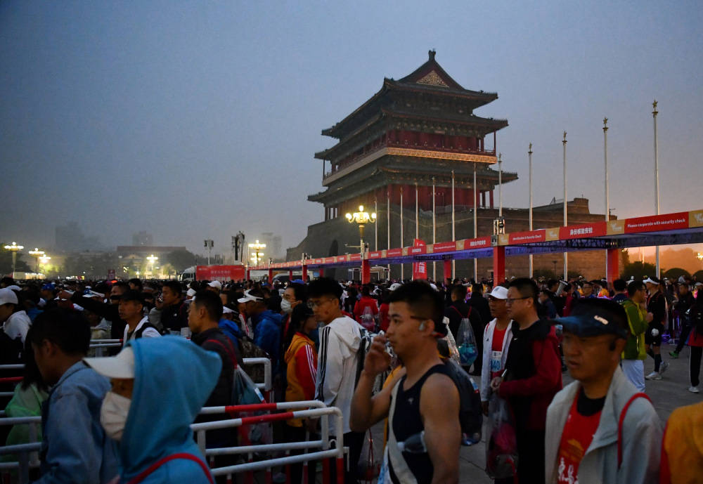 北京马拉松:2023北京马拉松赛举行