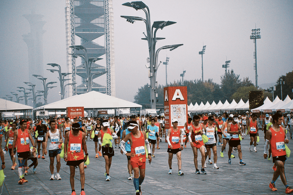 北京马拉松:2402人北京马拉松！北京马拉松“破三”选手人数创造新纪录