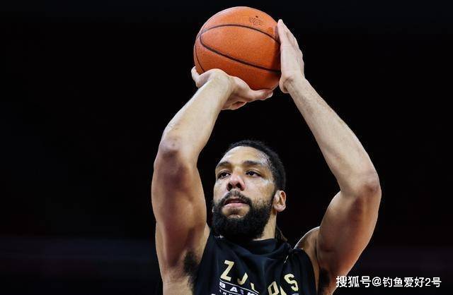 男篮:他还能回来男篮？广厦男篮大合同追求奥卡福 前NBA探花秀需先解约