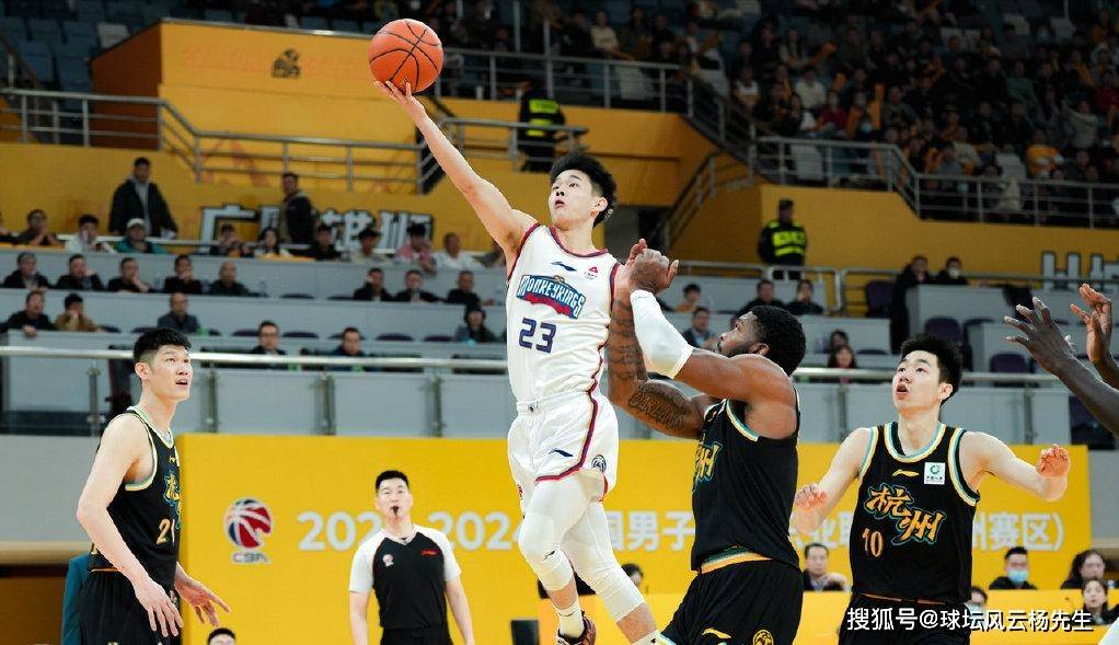 CBA:CBA常规赛：浙江广厦大战南京队CBA，孙铭徽砍下21分15次助攻助阵