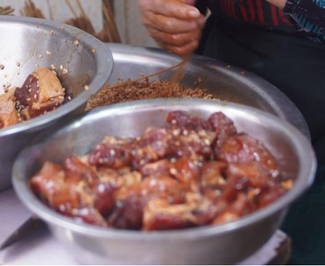 美食:古镇的冬日美食来啦美食，看看是否有你心仪的“它”~