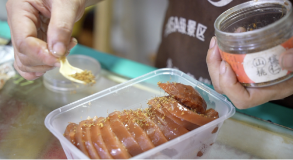 美食:古镇的冬日美食来啦美食，看看是否有你心仪的“它”~