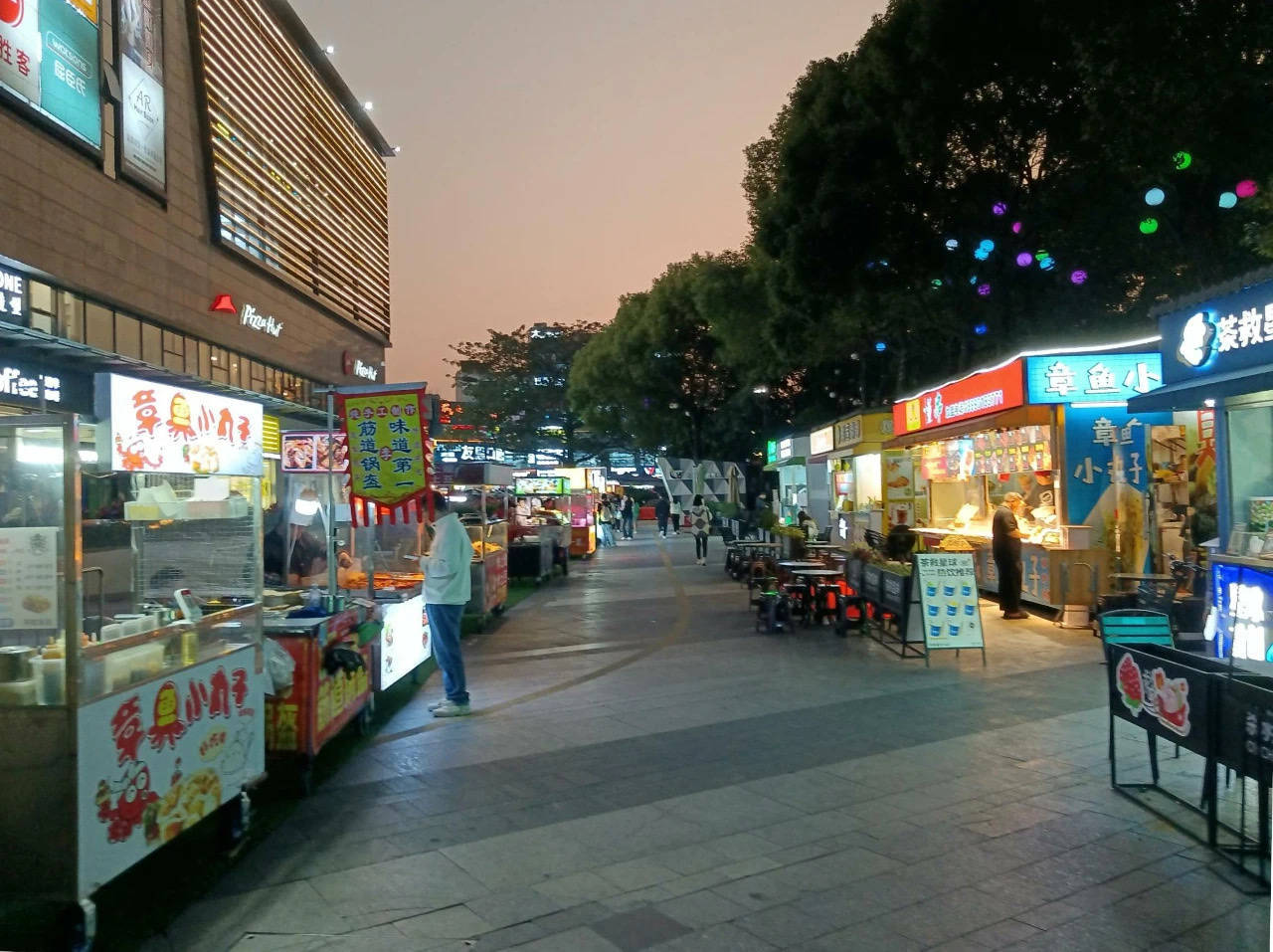 美食:烟火气十足美食！被人津津乐道的横岗夜市美食