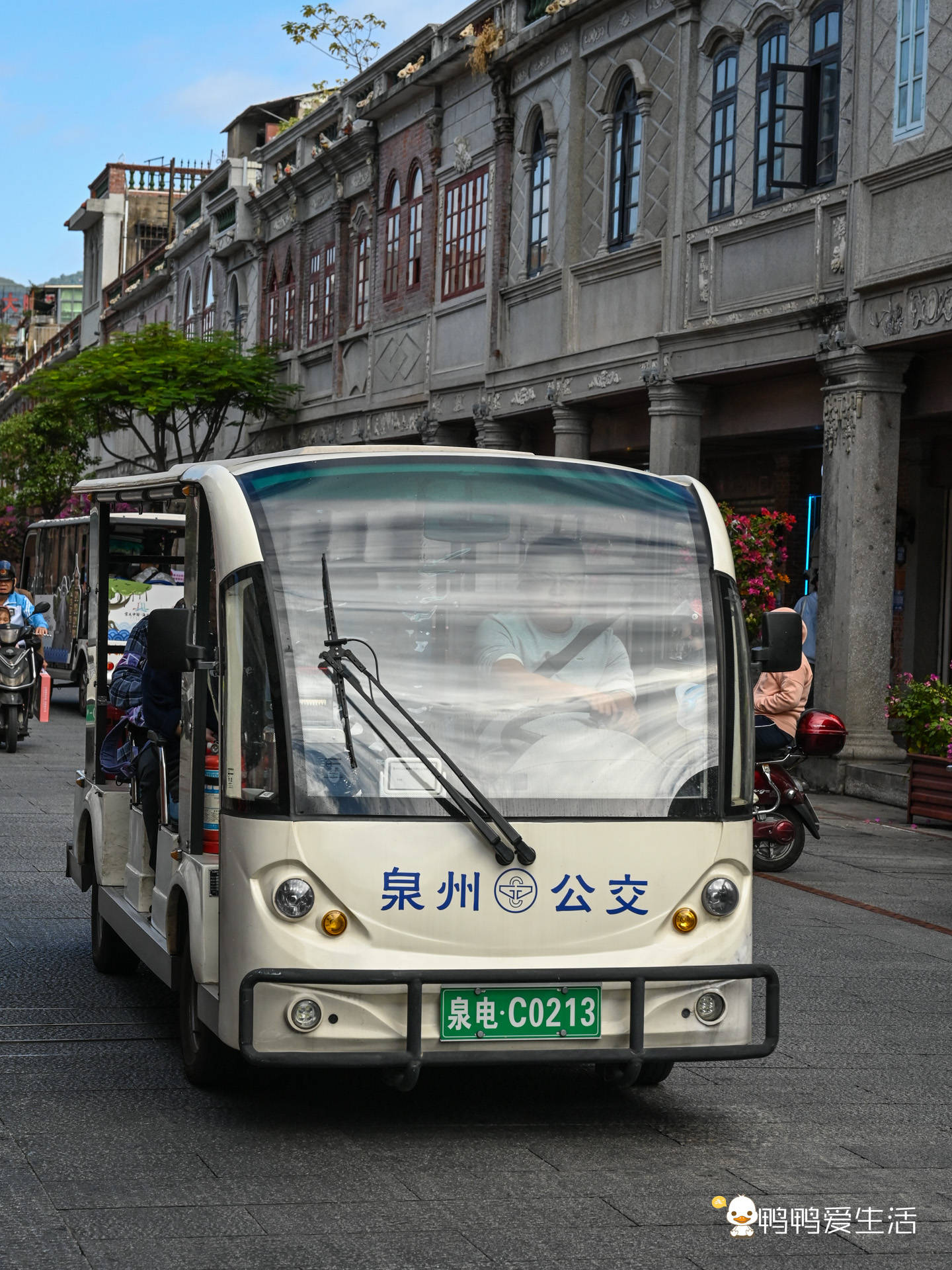 美食:泉州旅行：不只有西街美食，这条连排式骑楼建筑商业街藏美食美景