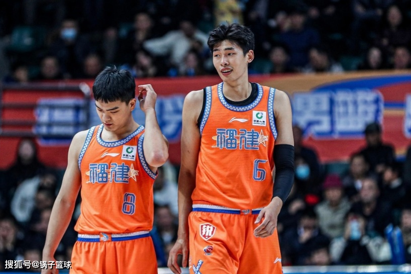 CBA:滑翔暴扣+死亡缠绕CBA！杨瀚森后又一本土新星诞生 CBA选秀真不鸡肋