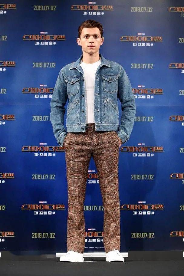 娱乐:Tom Holland 居然是背景咖娱乐，家里在娱乐圈有关系！