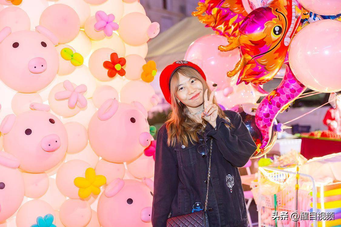 美食:图集｜佛山新城迎春花市灯光璀璨美食！行花街、叹美食年味十足