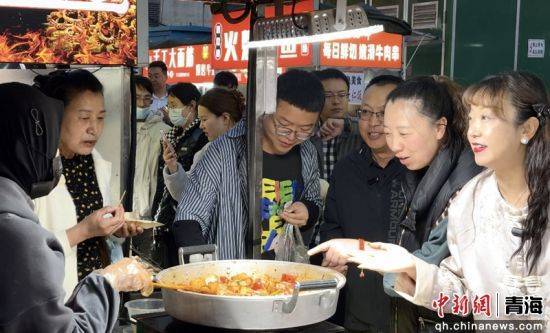 美食:西宁城中：美食飘香 夜市人气旺