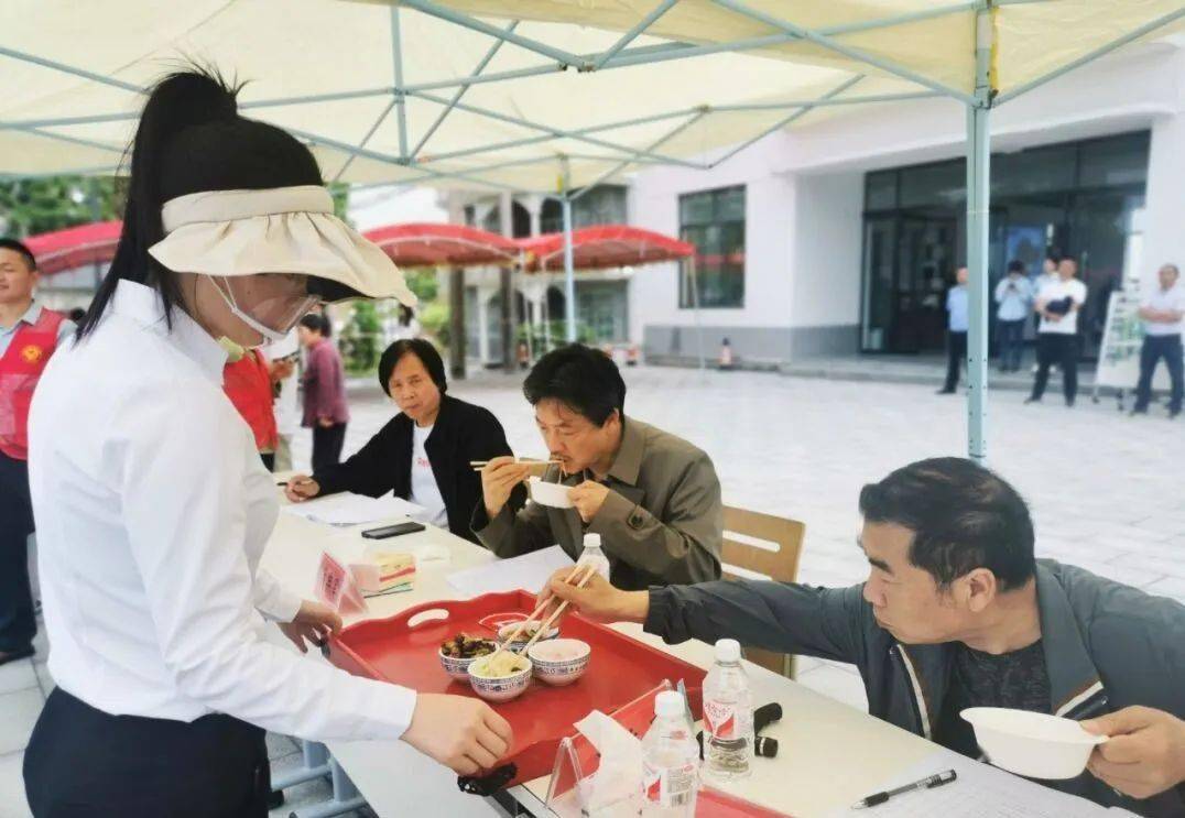 美食:汉滨区县河镇第二届“红色牛蹄岭”美食大赛成功举办