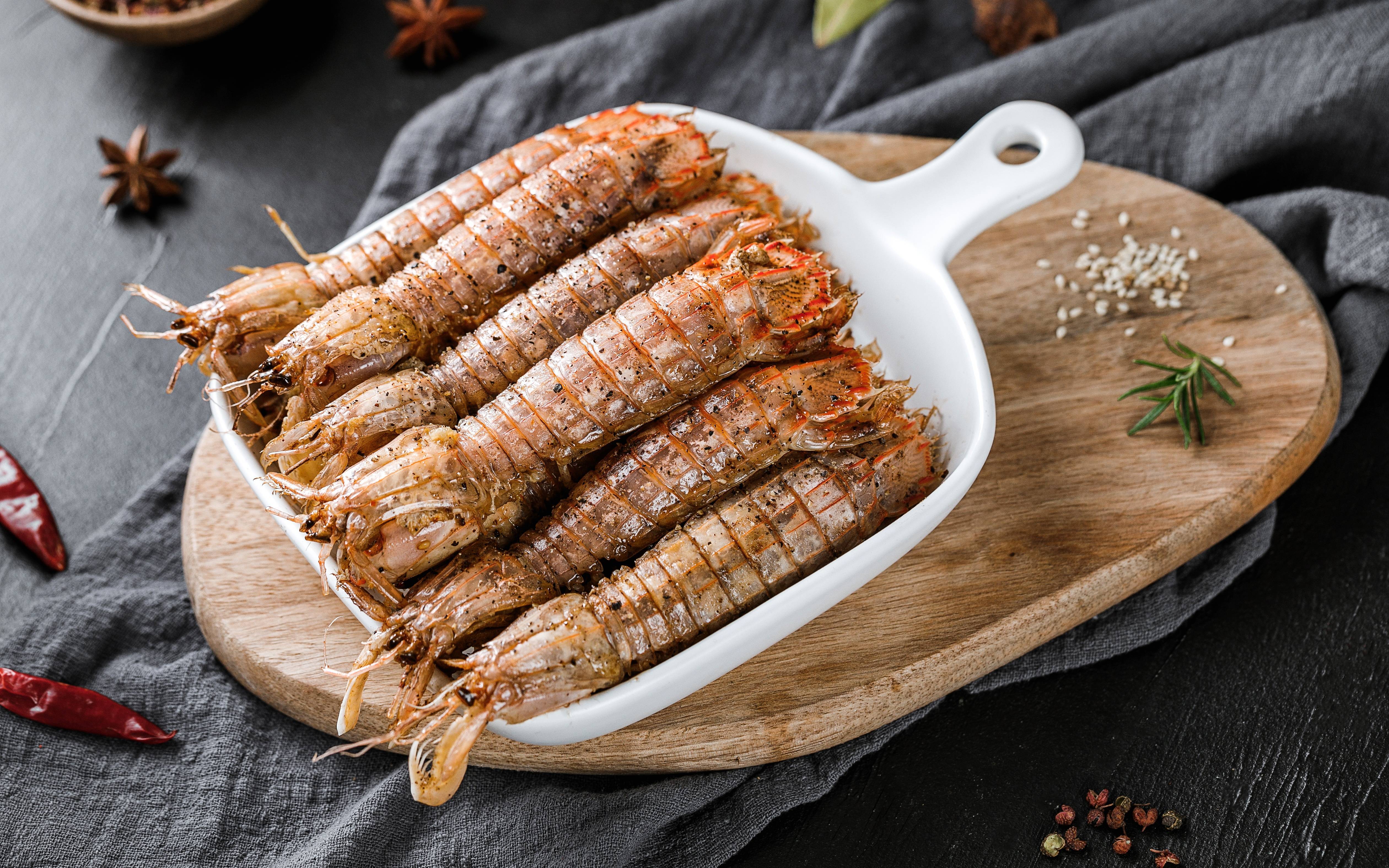 美食:美食DIY丨放假怎能少了海鲜美食？椒盐皮皮虾吃起来