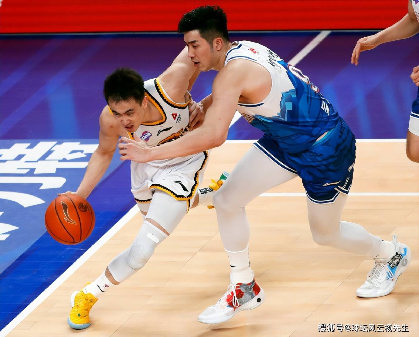 CBA:技高一筹！辽宁男篮104-95战胜新疆队CBA，夺得CBA总冠军