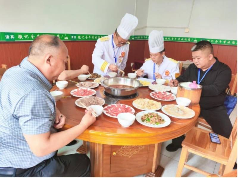 美食:普定县2024年特色美食暨餐饮老字号评选活动走进马场镇