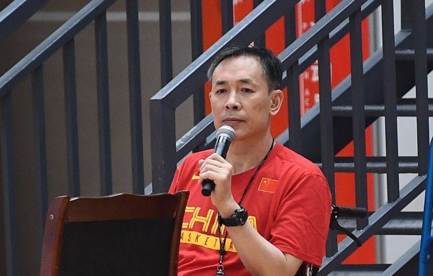 CBA:李楠重返CBACBA，许利民或只是挂名主帅，中国篮协罚单漏洞百出