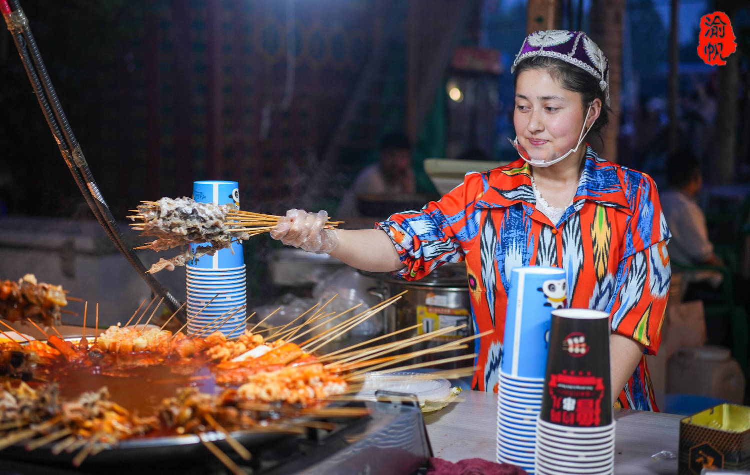 美食:阿克苏老街夜市：品特色美食美食，赏民族歌舞，堪称西部夜生活之典范