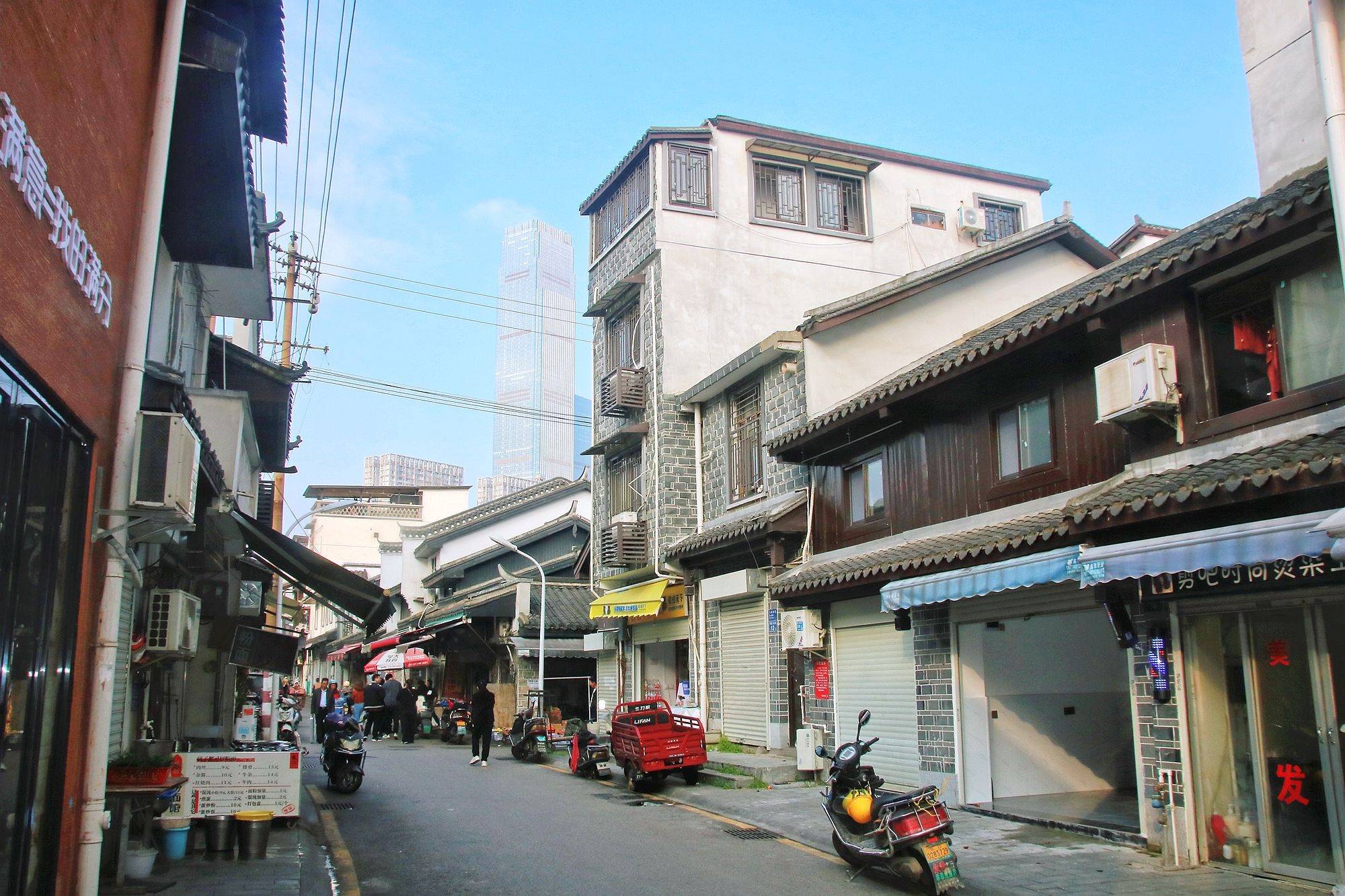 美食:湖南长沙坡子街美食，一条名副其实的千年老街，隐藏着众多故居和美食