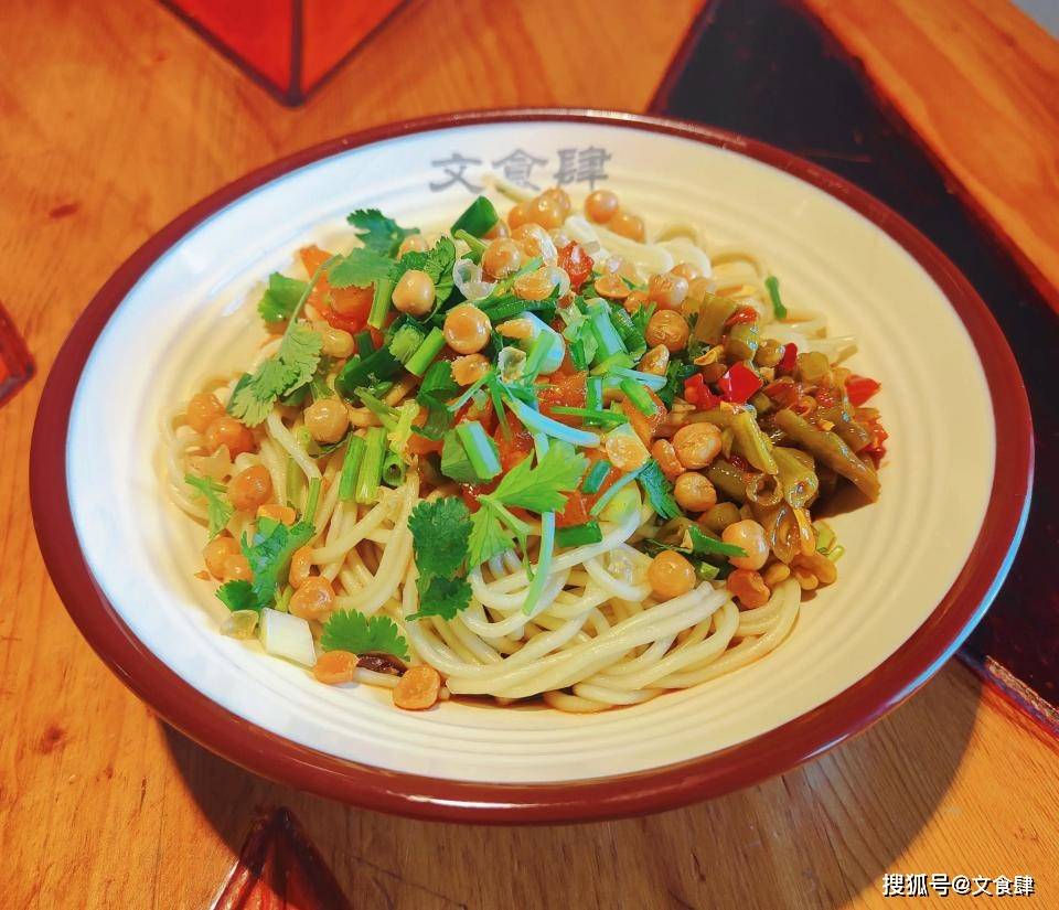 美食:河北保定的六大美食小吃美食，文食肆热干面上榜，你都吃过几种？