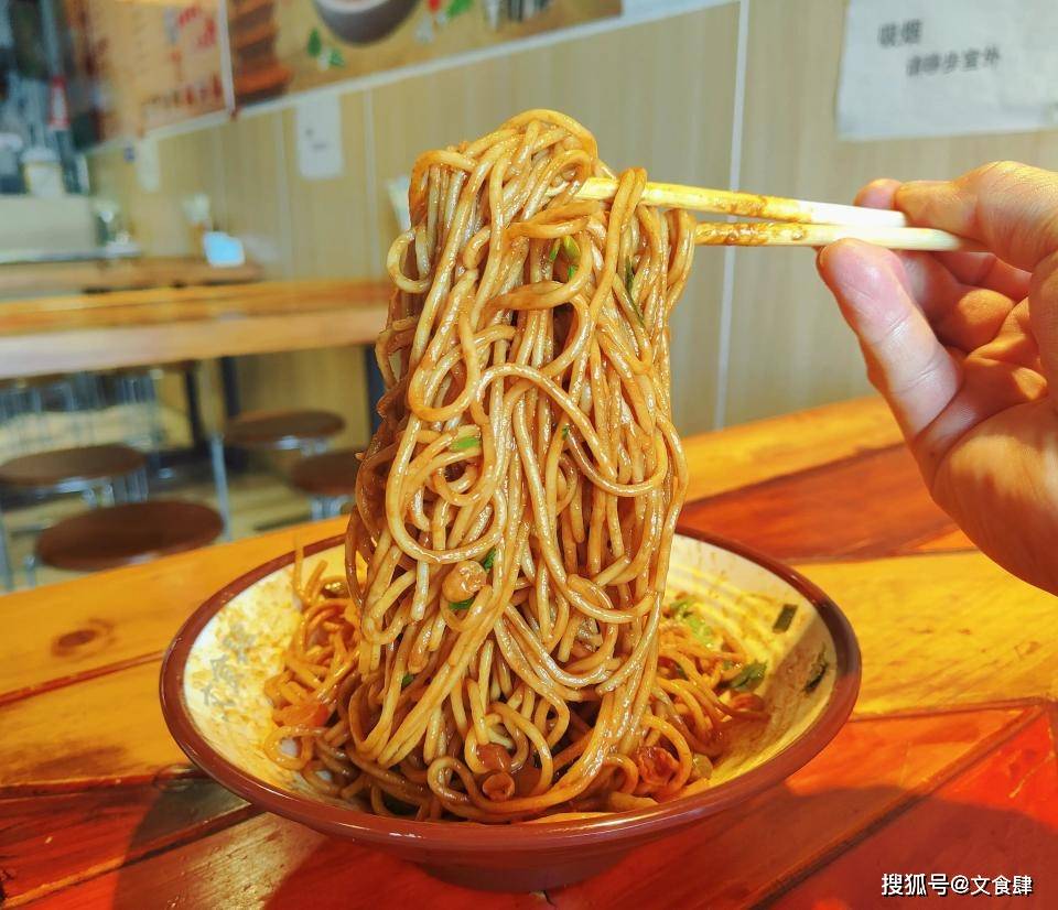 美食:河北保定的六大美食小吃美食，文食肆热干面上榜，你都吃过几种？