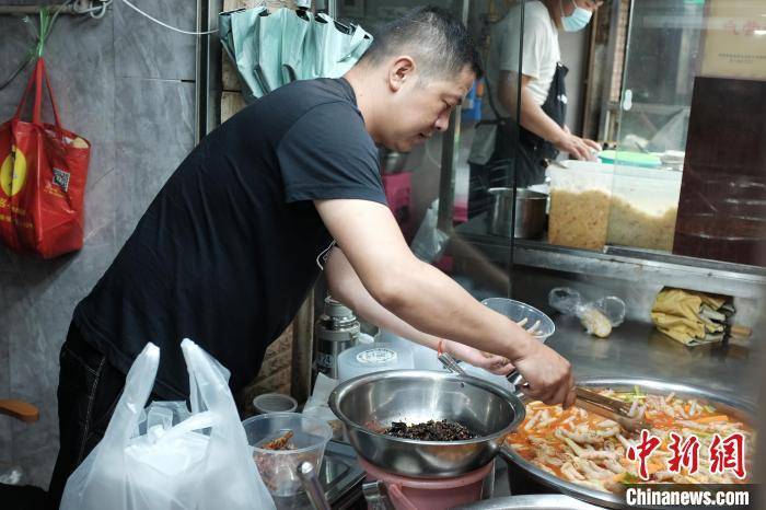 美食:云南昆明：端午假期打卡菜市寻美食