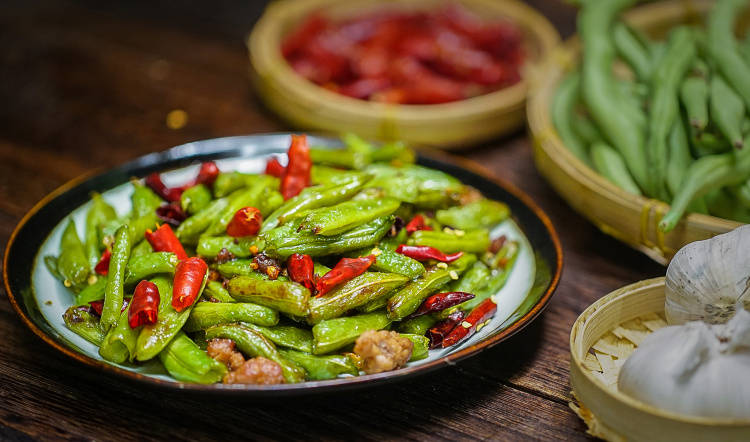 美食:挑战厨艺巅峰美食！打造美食传说：鲜味极致之蒜蓉开背虾