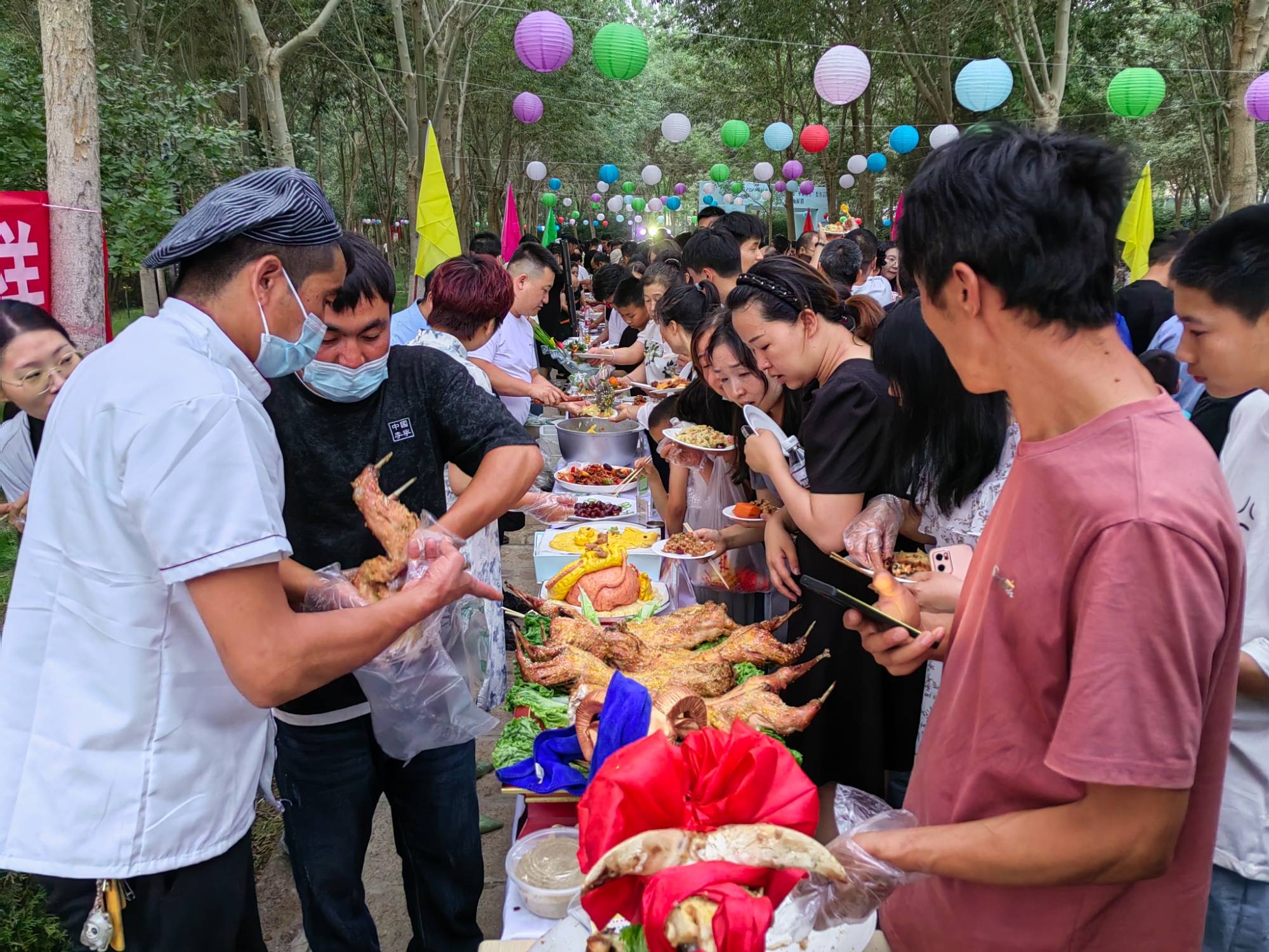 美食:若羌：特色美食大赛争“香”斗“宴”