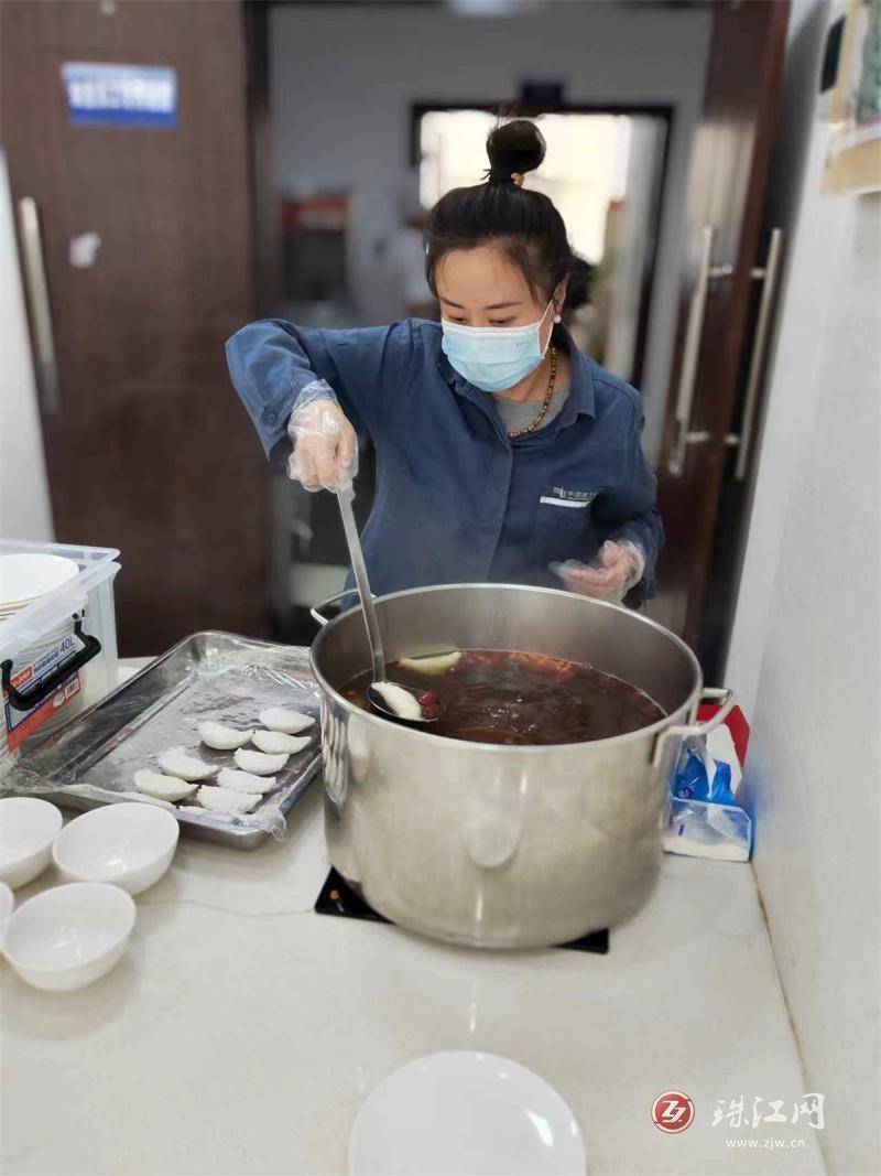 美食:南方电网云南曲靖供电局驻村工作“食在当夏”特色美食进食堂