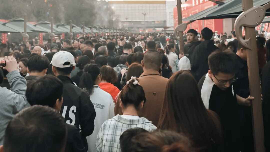 美食:12万人次打卡“肇东小饼”美食文化节