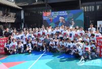 168B京娱乐：费德勒现身上海，与网球爱好者展开了一场艺术、网球与文化的对话